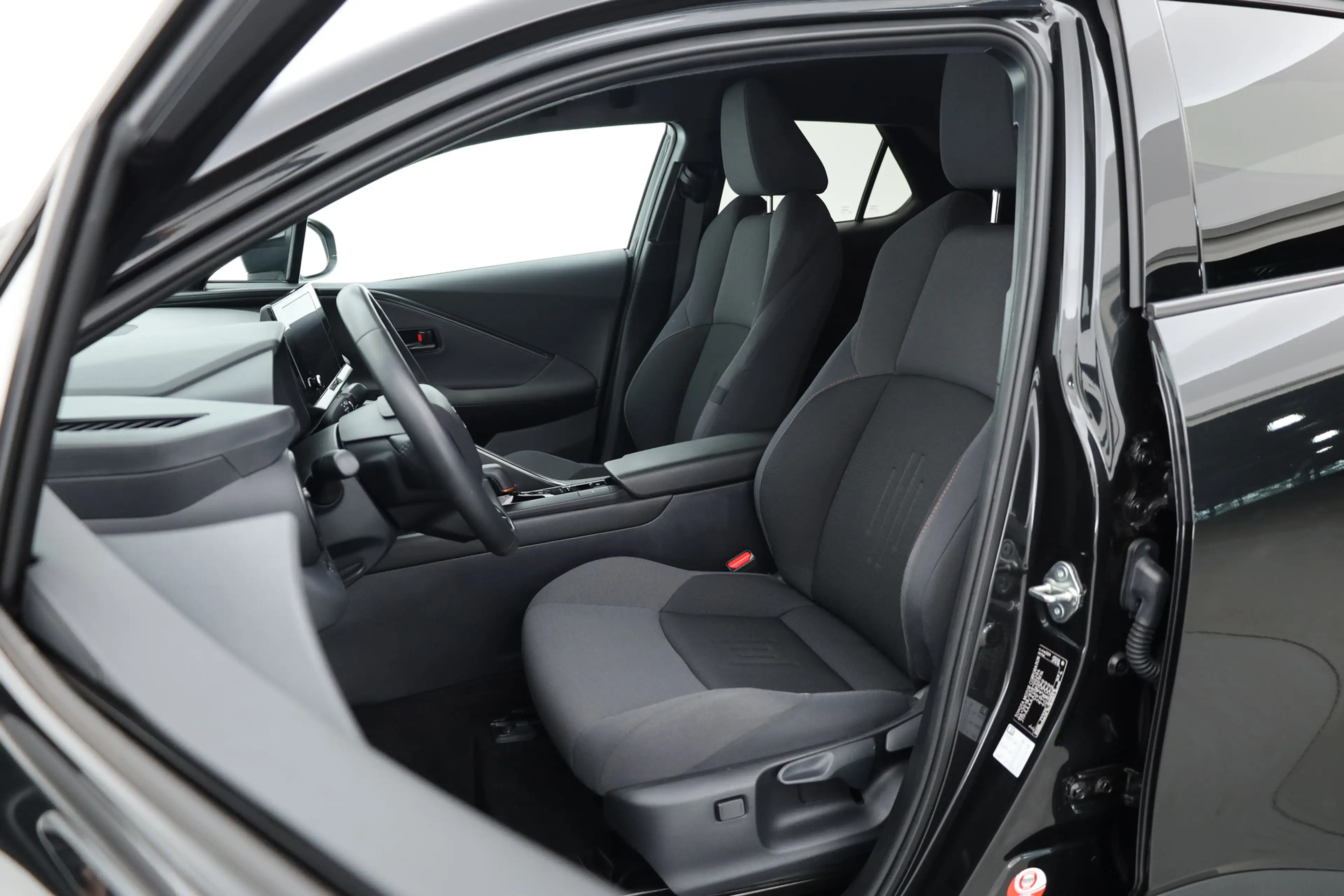 Toyota C-HR 1.8 Hybrid 140 Dynamic | Rijklaar! | Afn. Trekhaak — photo 3