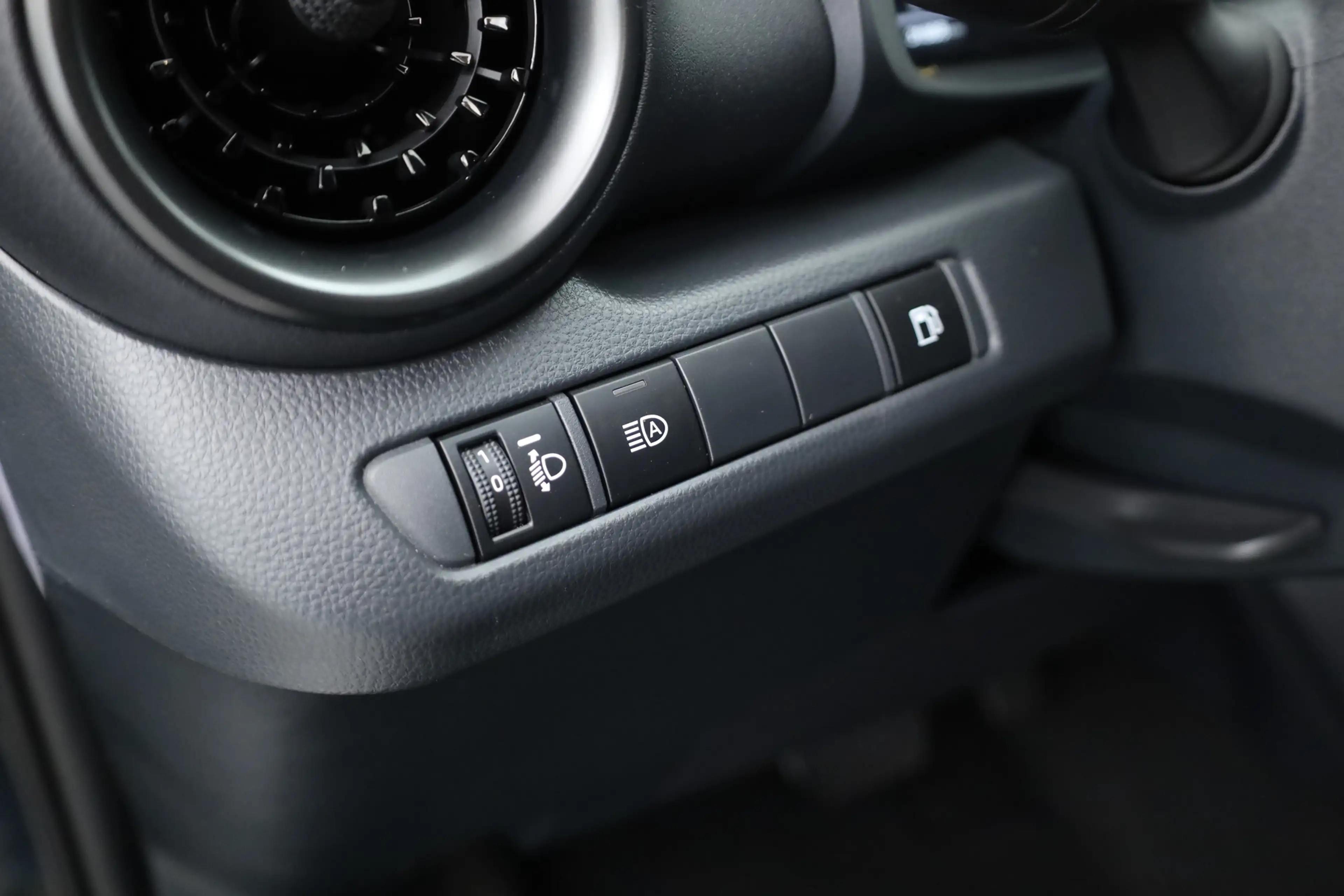 Toyota C-HR 1.8 Hybrid 140 Dynamic | Rijklaar! | Afn. Trekhaak — photo 13