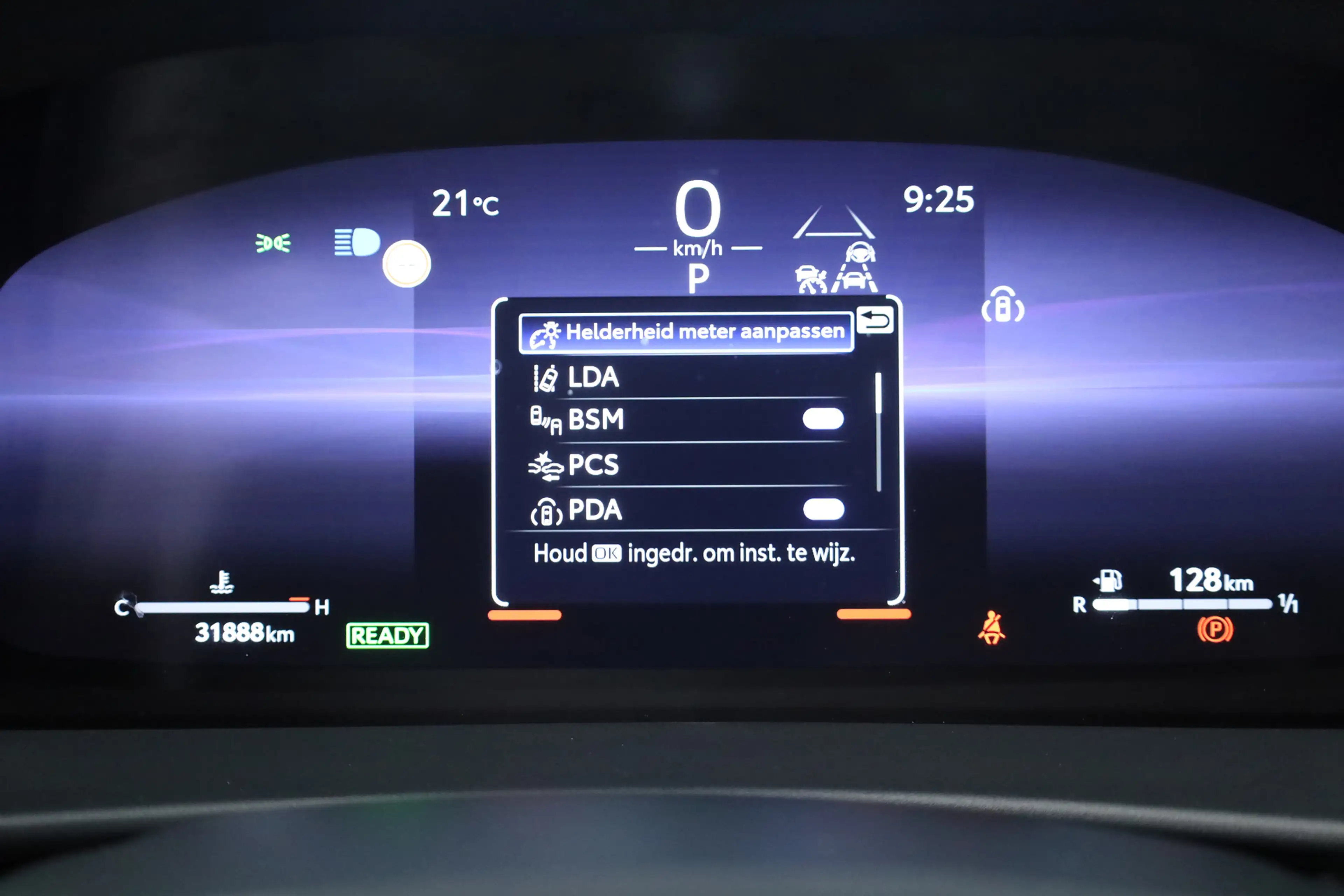 Toyota C-HR 1.8 Hybrid 140 Dynamic | Rijklaar! | Afn. Trekhaak — photo 18