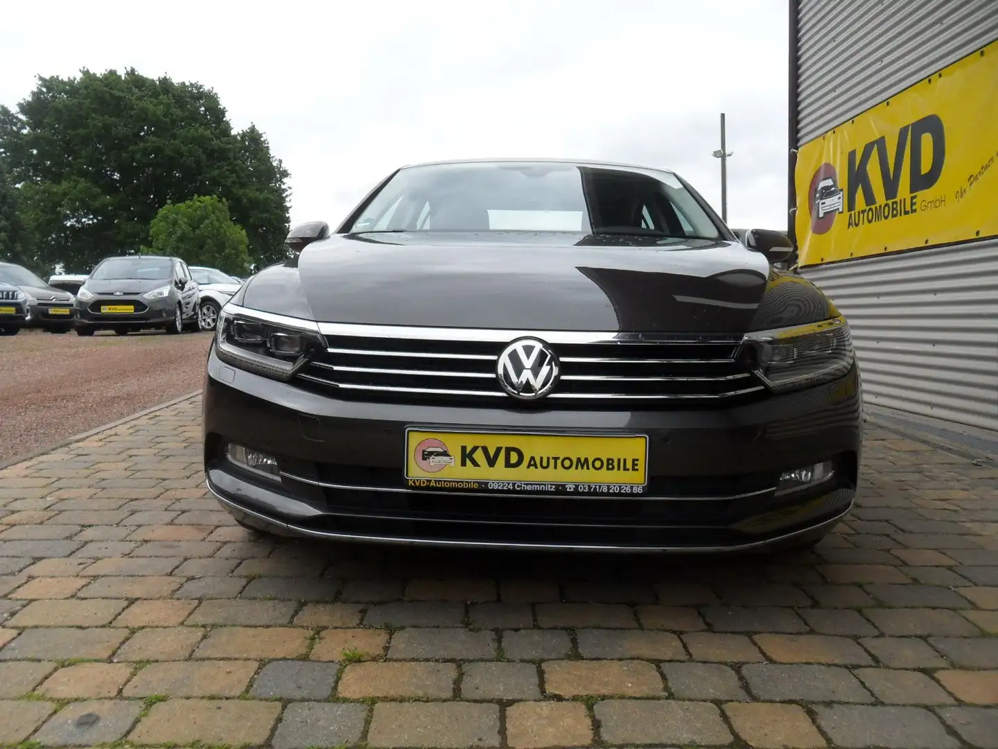 Volkswagen Passat Lim. Highline  R- line 1 Hd. Schwarz - 2