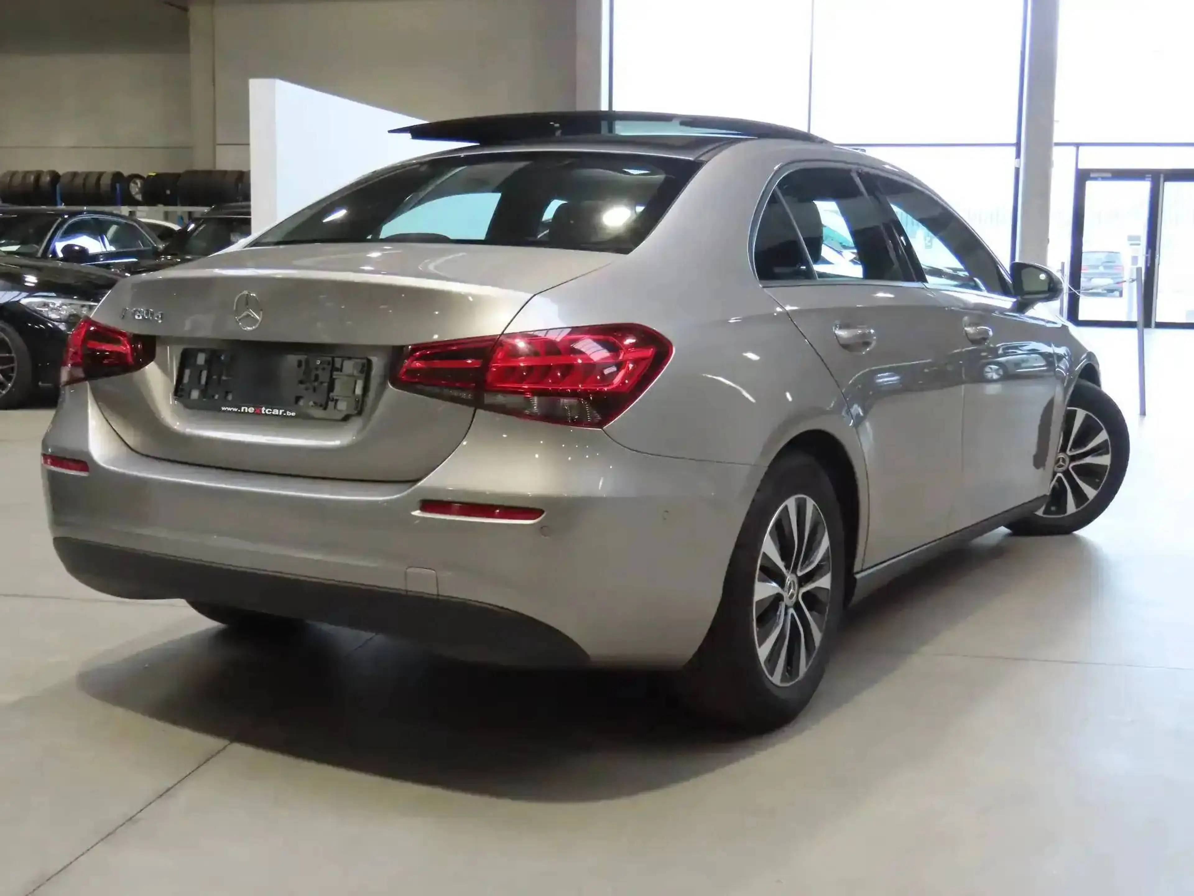 Mercedes-Benz A 180 d Sedan 7GTronic *PANO-PARK-NAVI-COCKPIT-CRUISE* — photo 3
