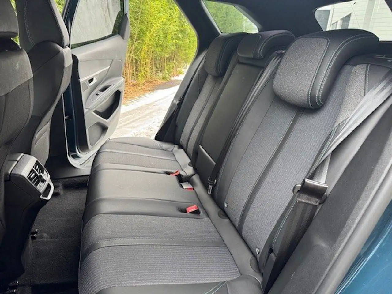 Peugeot 3008 3008 Hybrid 136 e-DSC6 Allure 23