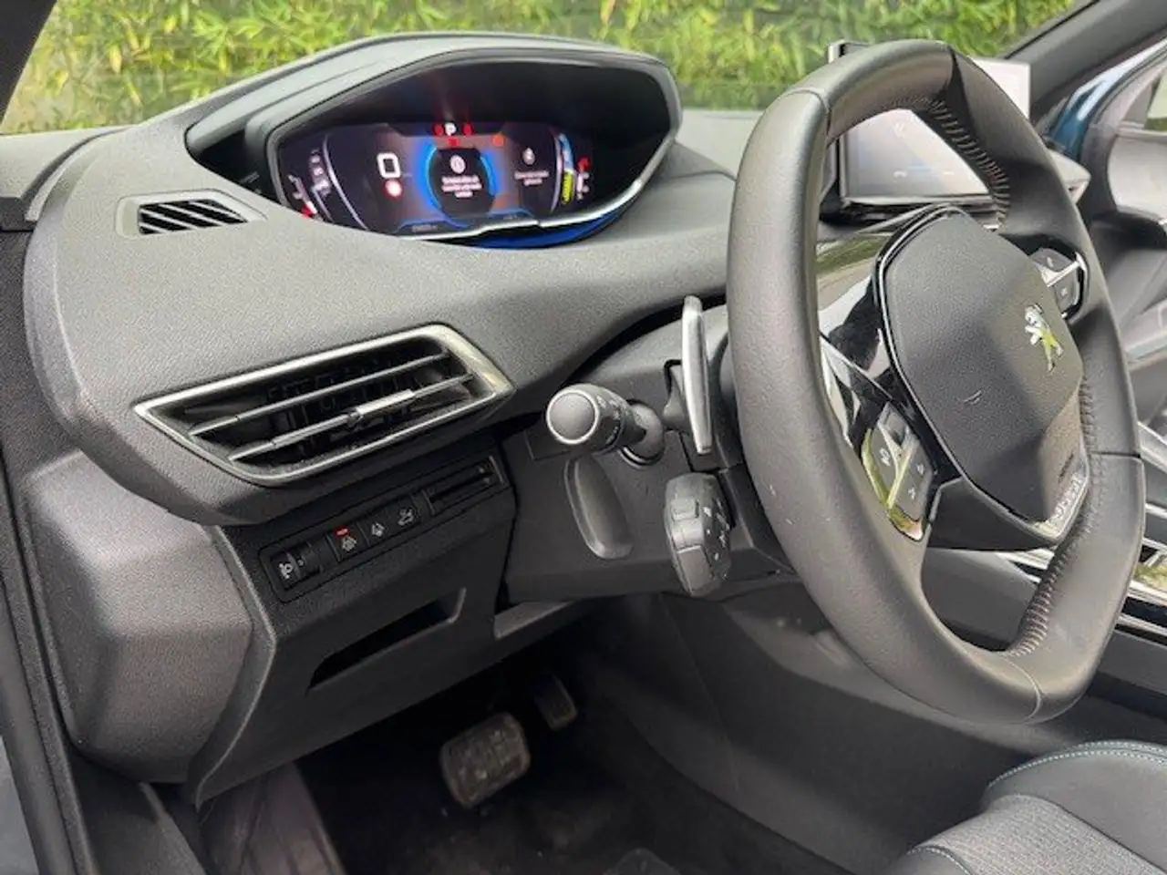 Peugeot 3008 3008 Hybrid 136 e-DSC6 Allure 19
