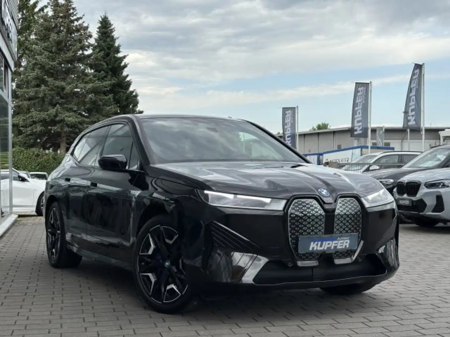 BMW iX xDrive50 Sportpak.AHK°22-PANO°Mass.Luftfed. Negru - 2