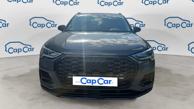 Audi Q3 view 5