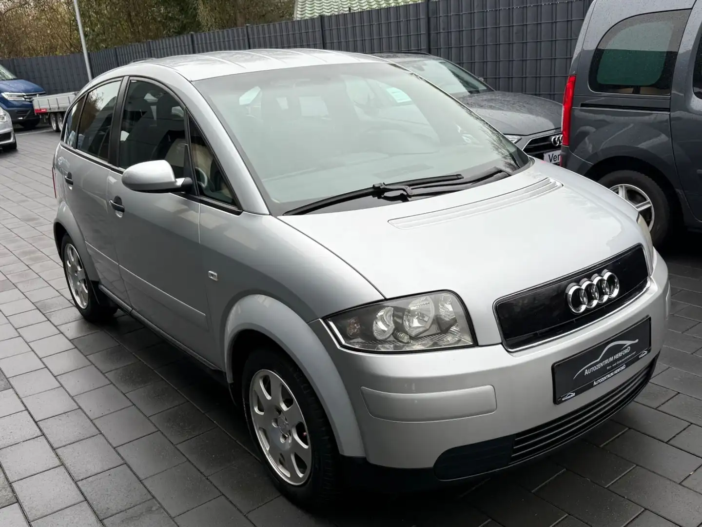 Audi A2 1.4 Klima Tüv 03/2027 Argent - 2