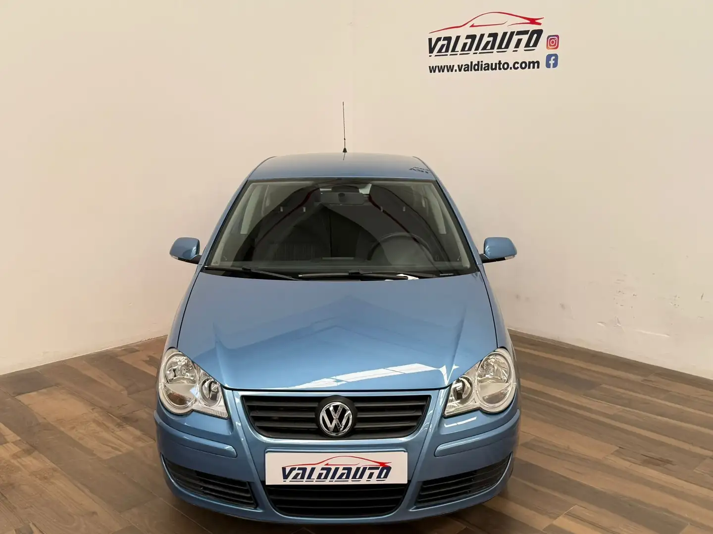 Volkswagen Polo 1.4 Edition 80 Azul - 2