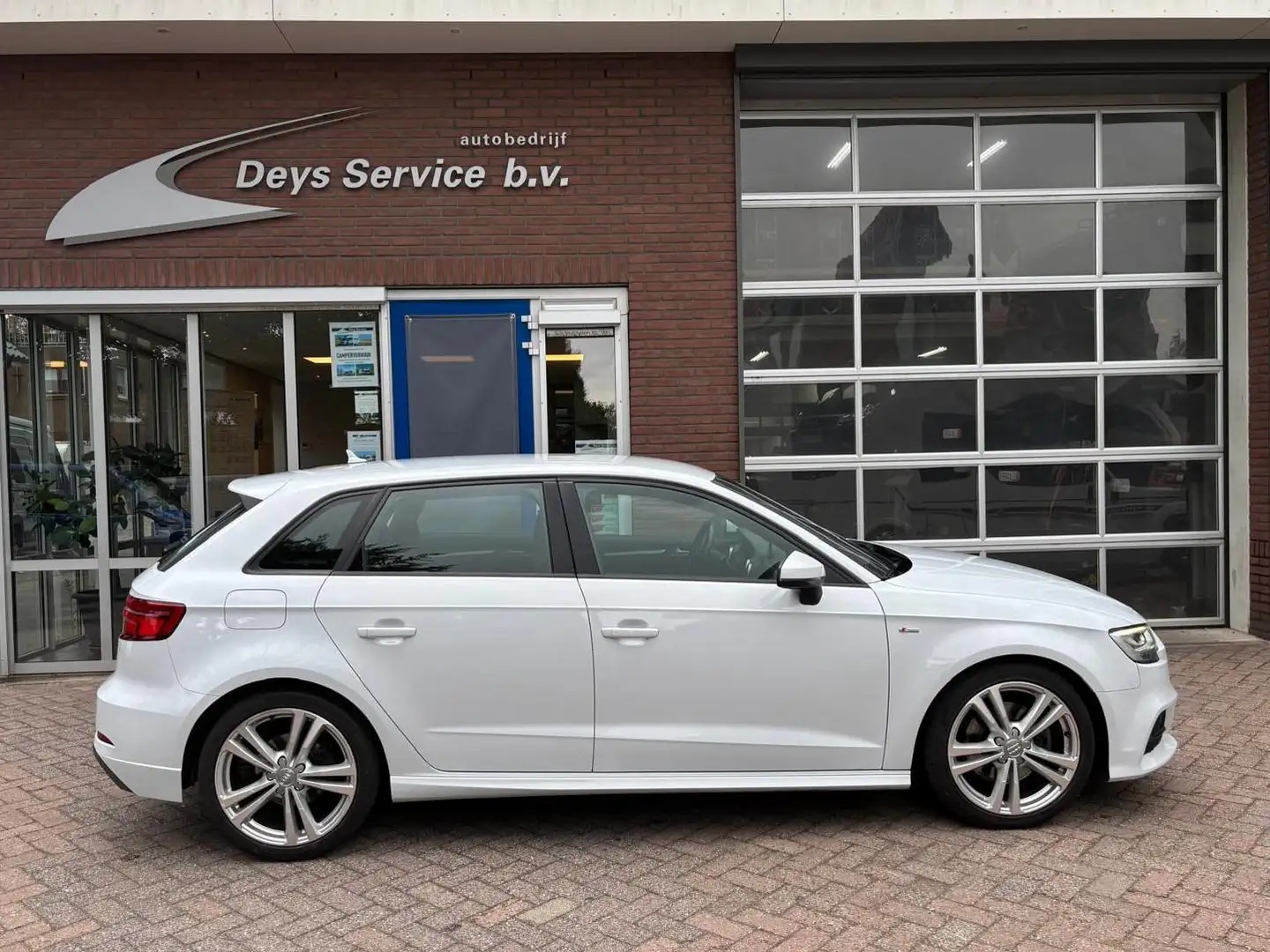 Audi A3 Sportback 2.0 TFSI Sport S Line Edition | Clima | Wit - 2