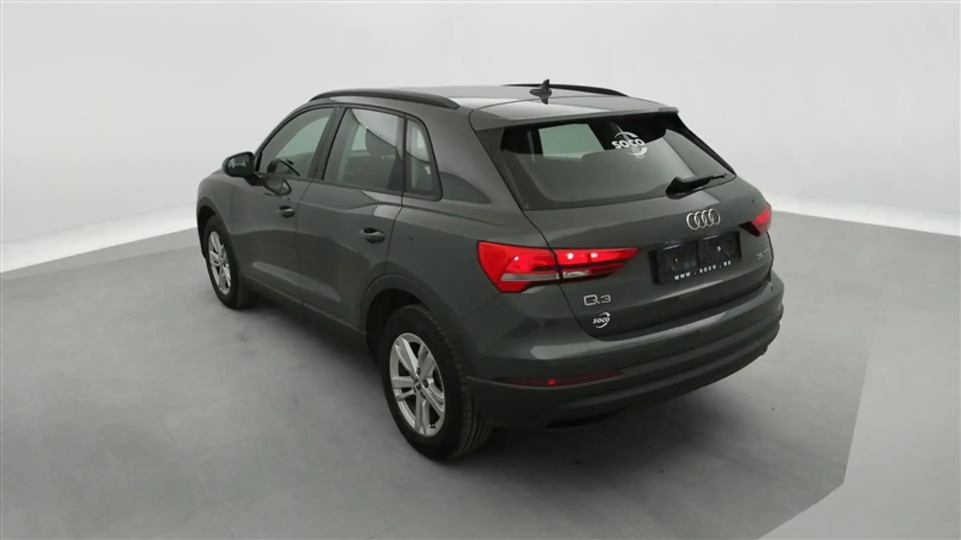 Audi Q3 35 TFSI S tronic Business NAVI / CLIM / PDC AV-AR Grijs - 2