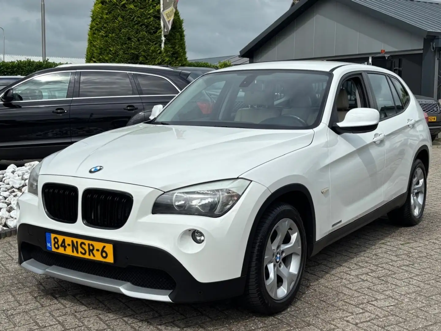 BMW X1 1.8 Benzine Automaat Youngtimer Wit - 1