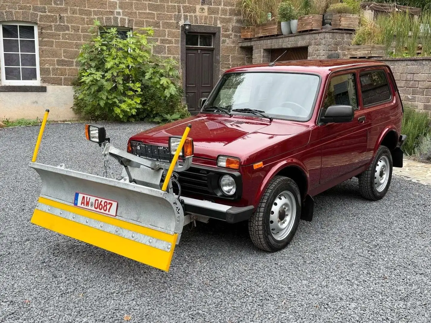 Lada Niva 1.7 Legend Schneeschild Winterdienst Schnee Rot - 1
