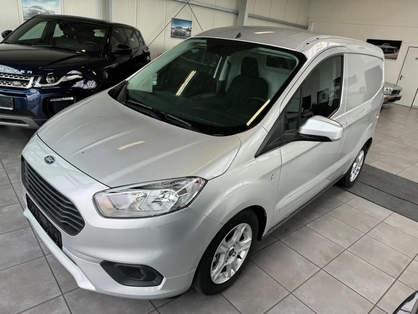 Ford Transit Courier Limited Silber - 1