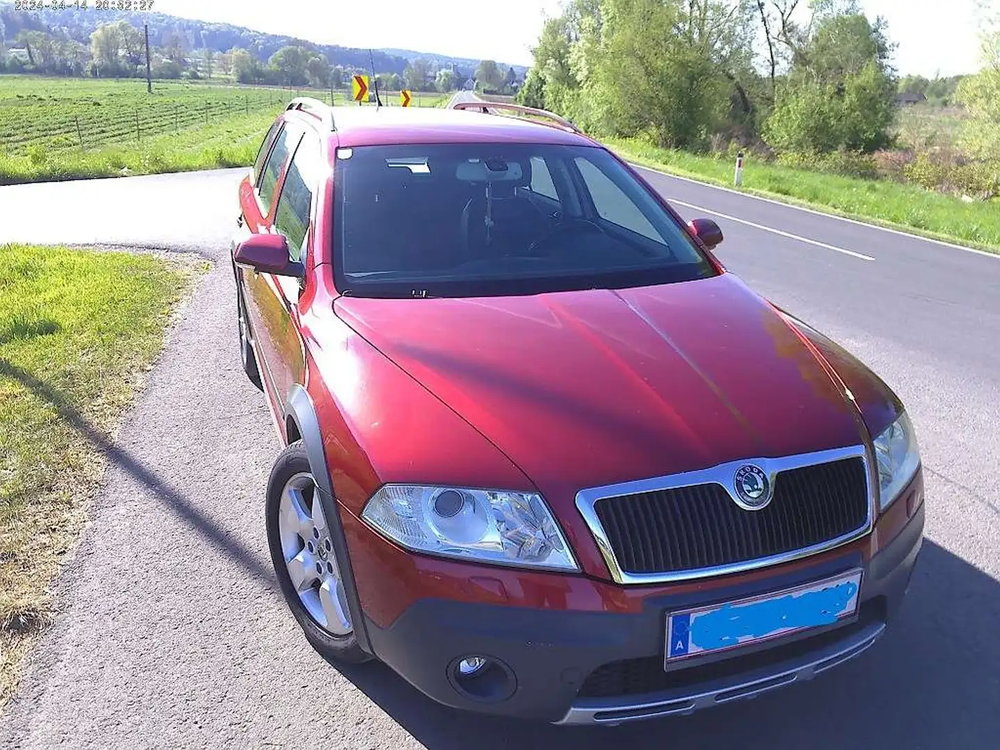 Skoda Octavia Combi Scout 2,0 TDI PD DPF 4x4 Rot - 1