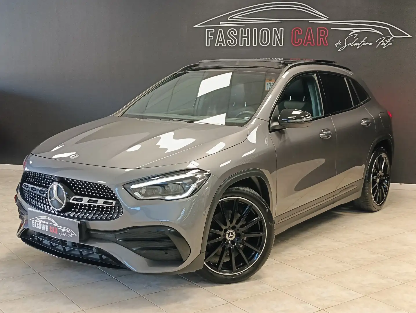 Mercedes-Benz GLA 200 GLA 200 d Premium auto Šedá - 1