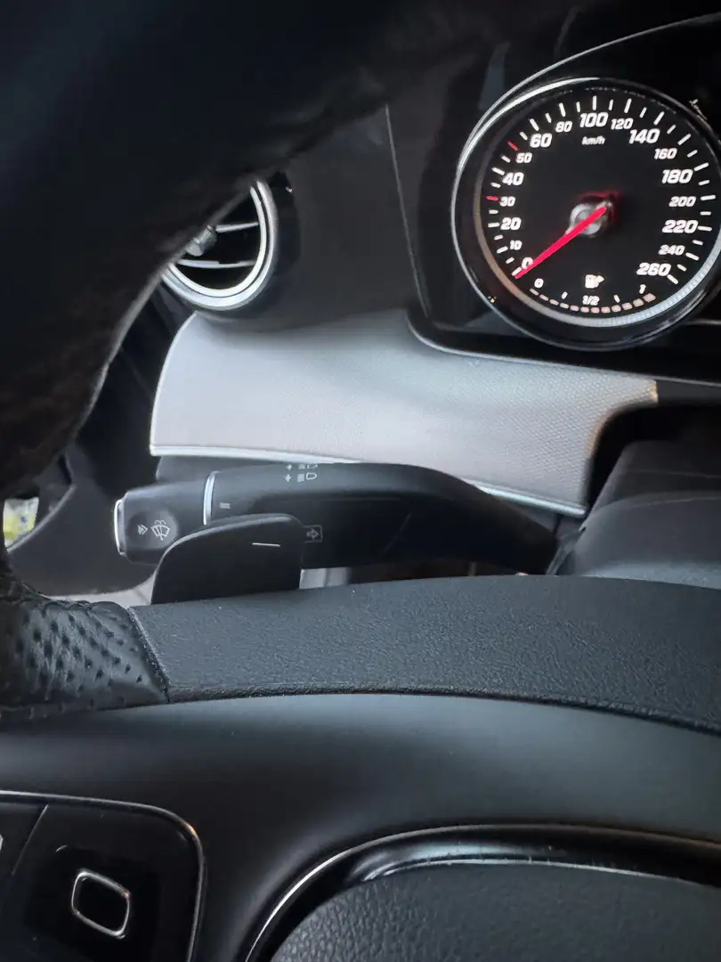 Mercedes-Benz E 300 9G-TRONIC Avantgarde - 2
