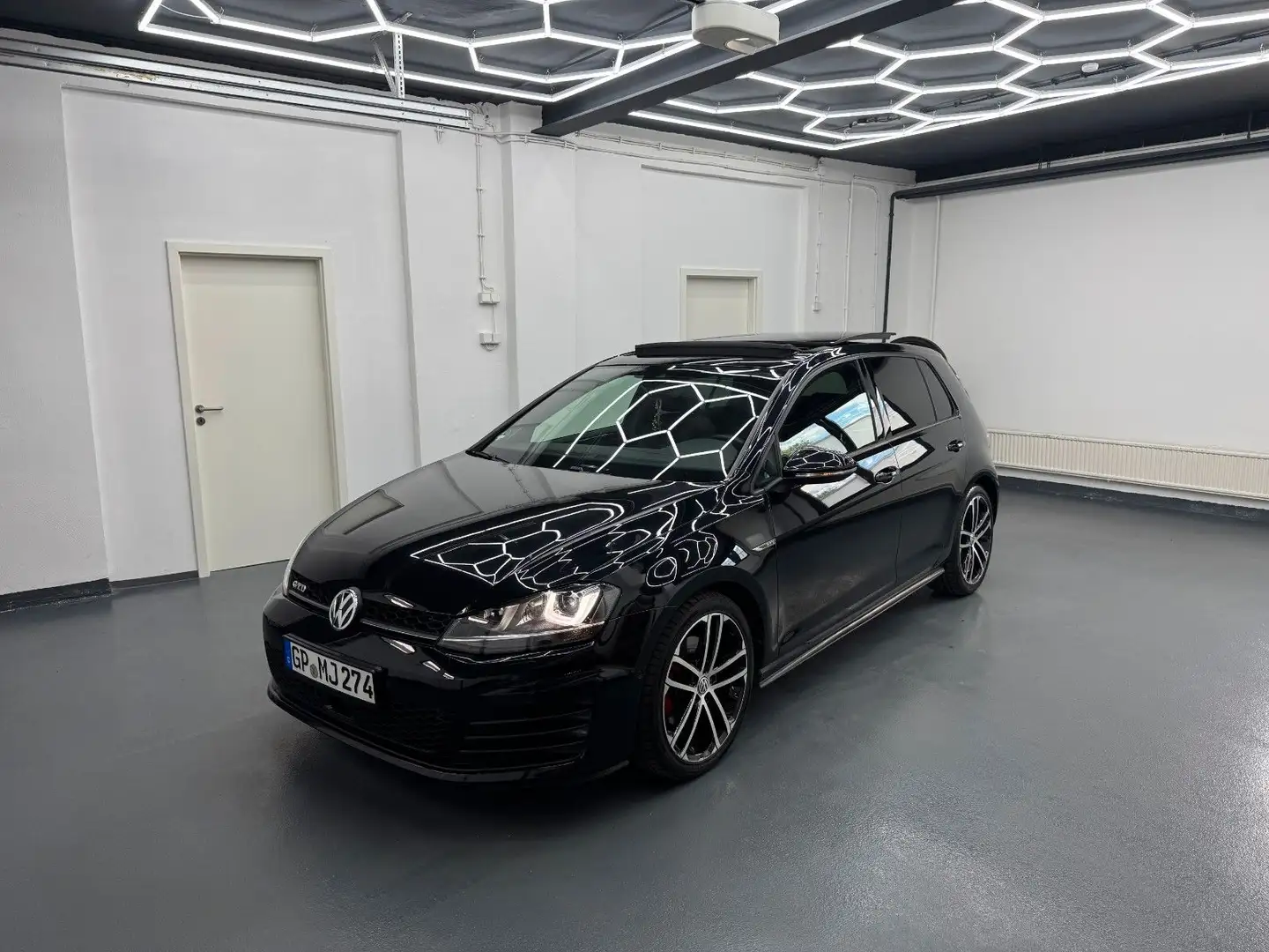 Volkswagen Golf VII Lim. GTD BMT*ACC*DCC*KAMERA*PANORAMA* Negro - 1