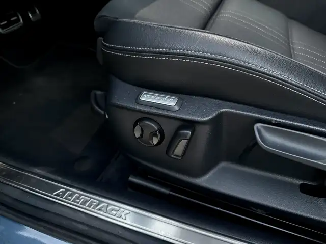 Volkswagen Passat Alltrack view 14