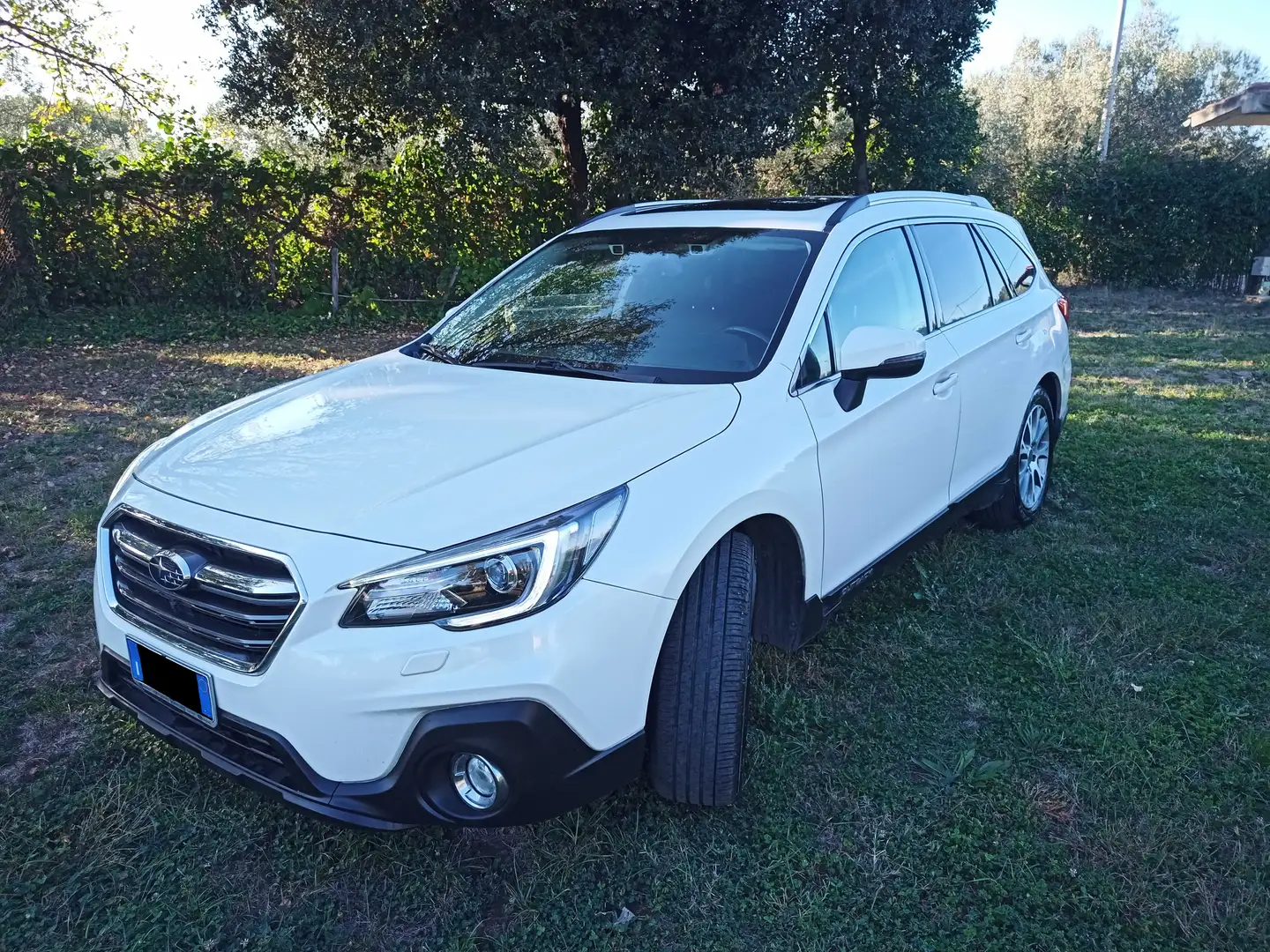 Subaru OUTBACK Outback V 2018 2.5i Premium lineartronic Weiß - 1