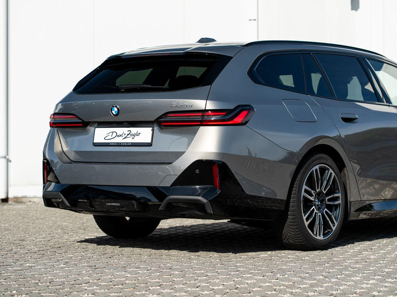 BMW 520 d Tour M-Sport PRO AHK PANO ACC Sitzlüft H&K — photo 8
