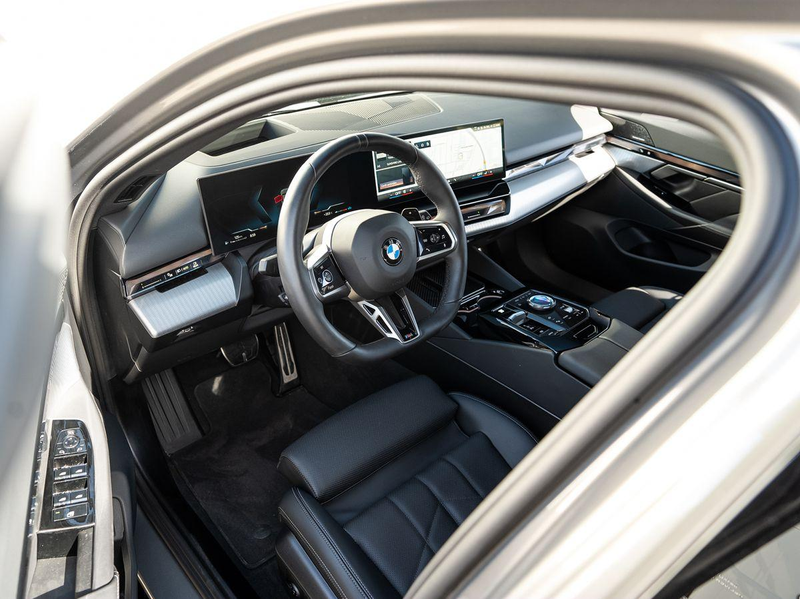 BMW 520 d Tour M-Sport PRO AHK PANO ACC Sitzlüft H&K — photo 9
