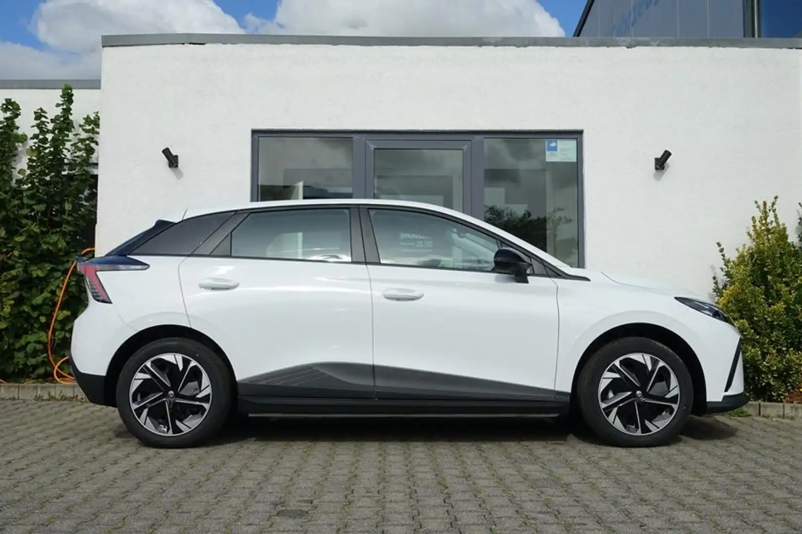 MG MG4 125KW 49 kWh Navi/Kamera 7J Garantie +AHK! Alb - 2