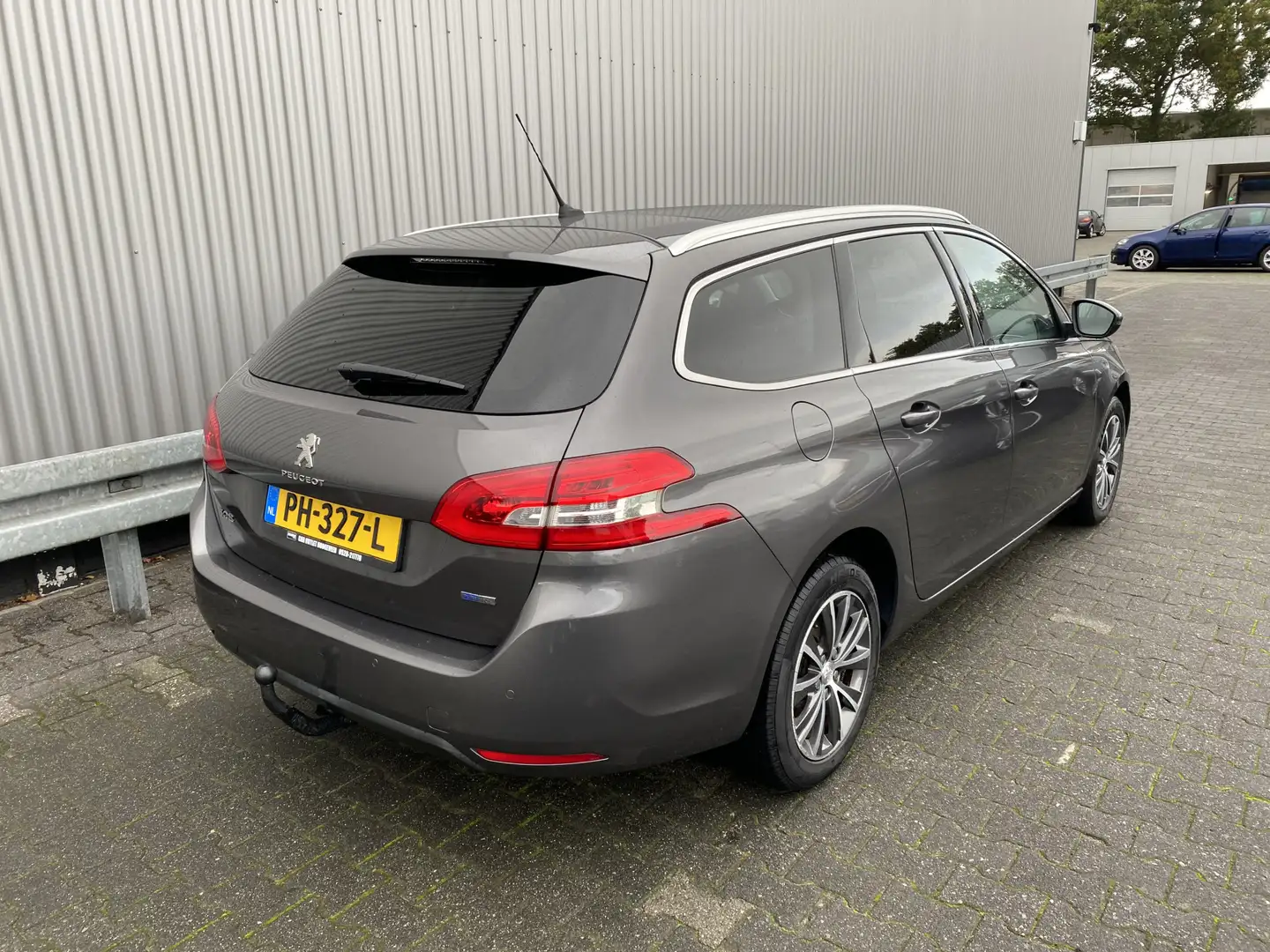 Peugeot 308 SW 1.2 PureTech Blue Lease Premium AUTOMAAT, Clima Grijs - 2
