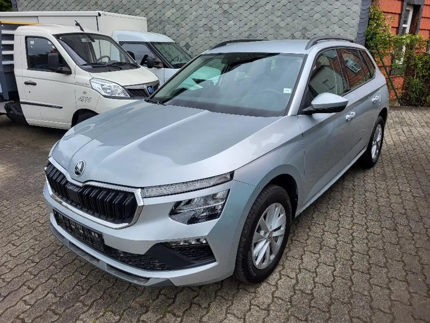 Skoda Kamiq 1.0 TSI DSG Edition+b.Lenkrad&Frontscheibe Silber - 2