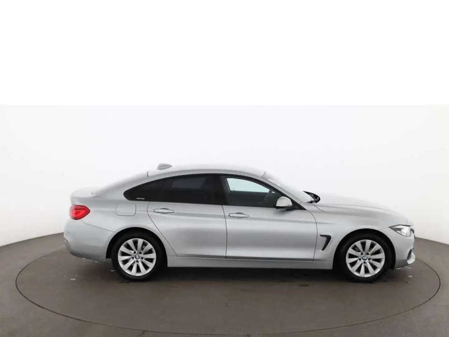 BMW 420 i Gran Coupe xDrive Advantage Aut LED RADAR Silber - 2