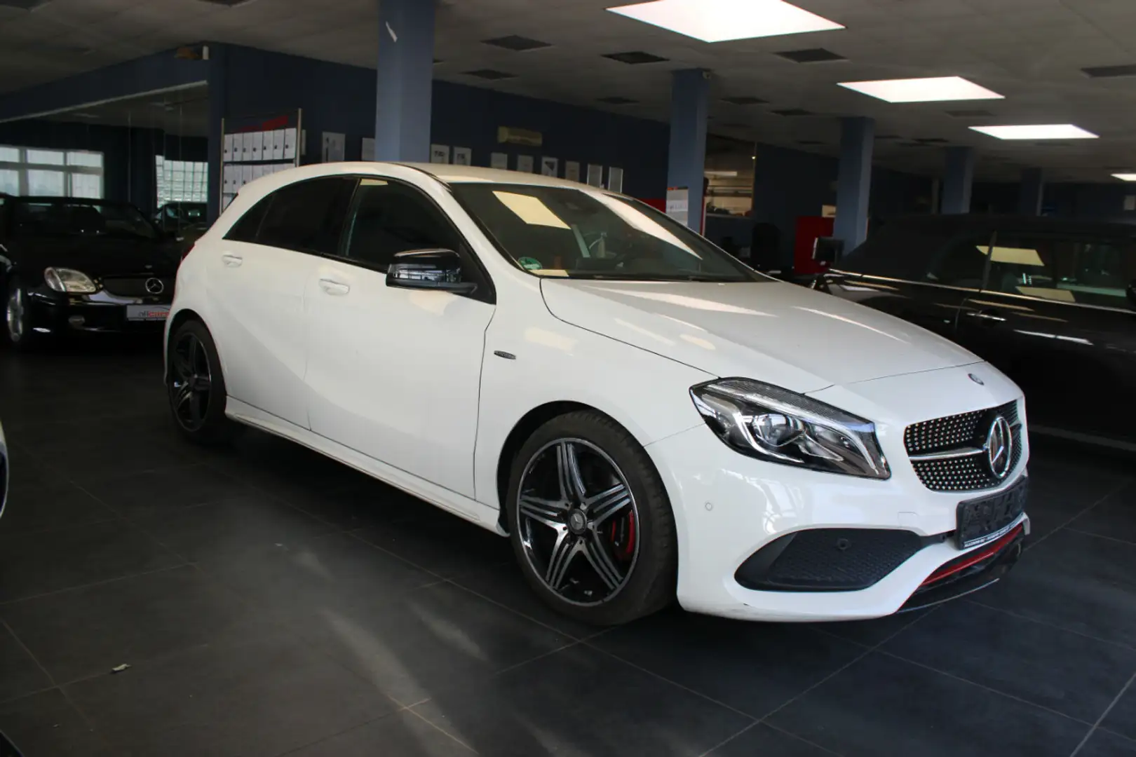 Mercedes-Benz A 250 Sport 7G-DCT Blanc - 1