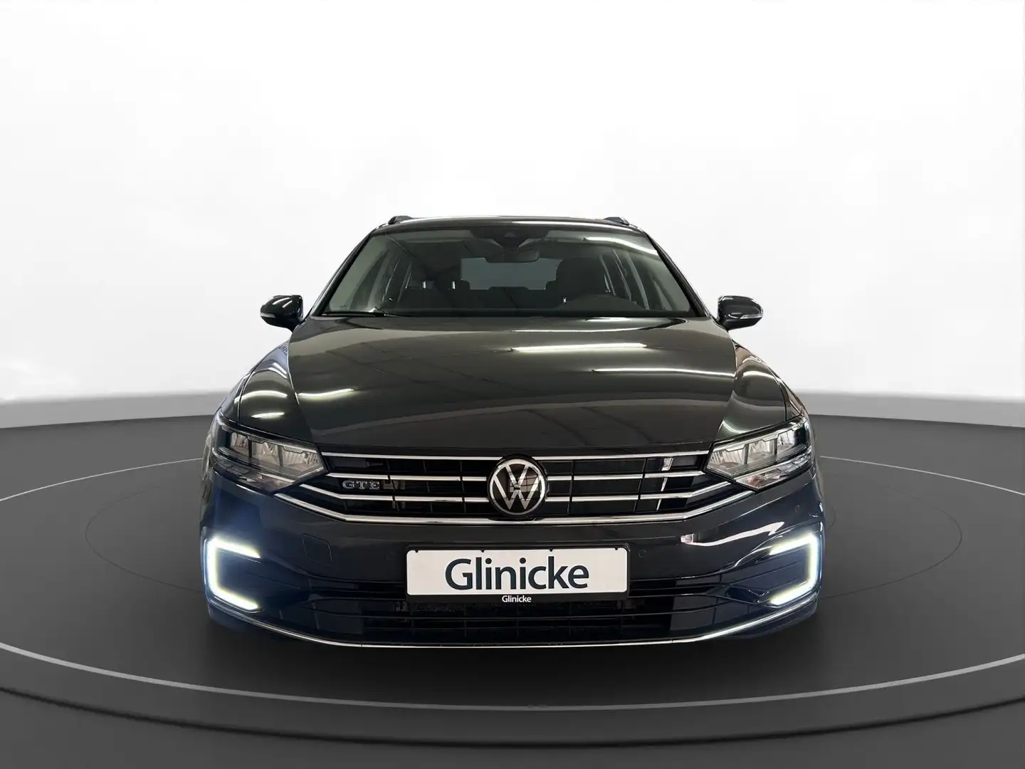 Volkswagen Passat Variant GTE LED LM 17" Navi PDC vo+hi ACC Grau - 2