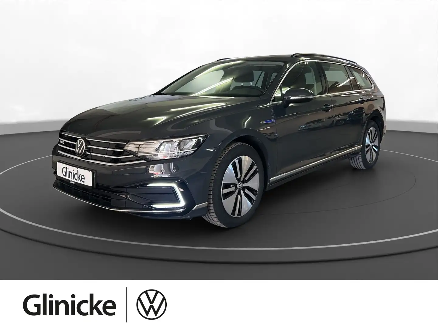 Volkswagen Passat Variant GTE LED LM 17" Navi PDC vo+hi ACC Grau - 1