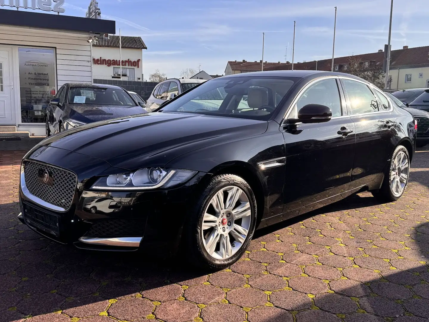 Jaguar XF 20dA AWD Prestige BI-XENON LEDER NAVI RFKA Negro - 1