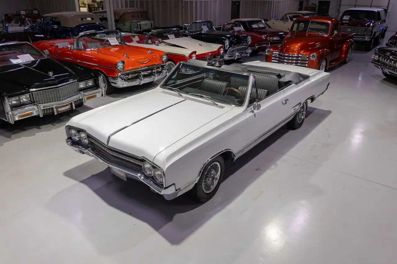 Oldsmobile Cutlass