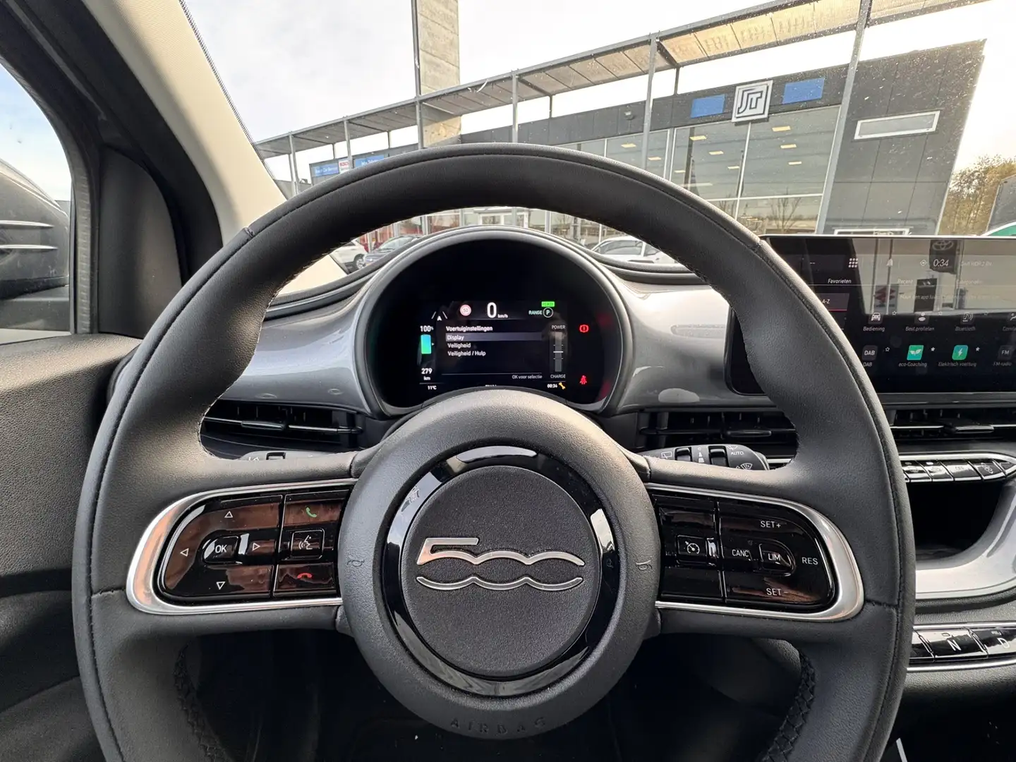 Fiat 500 Urban 42 kWh | Apple Carplay | Meer foto's volgen! Grijs - 2