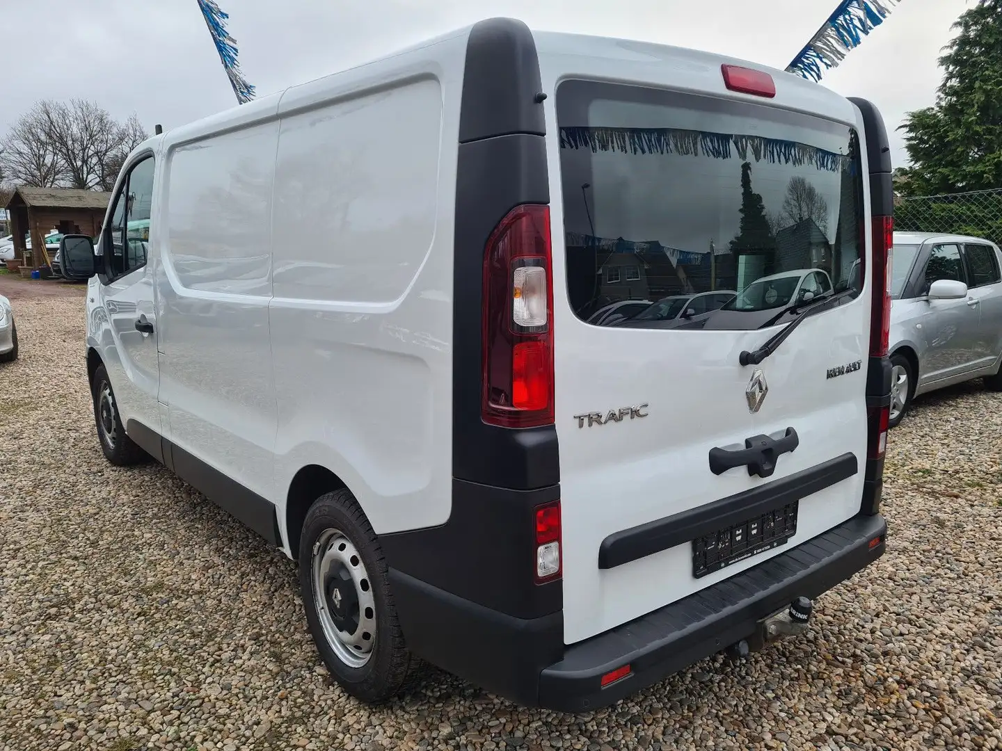 Renault Trafic Komfort 89 KW NAVI/SHZ/PDC/AHK/Sortimo/Ke Blanc - 2