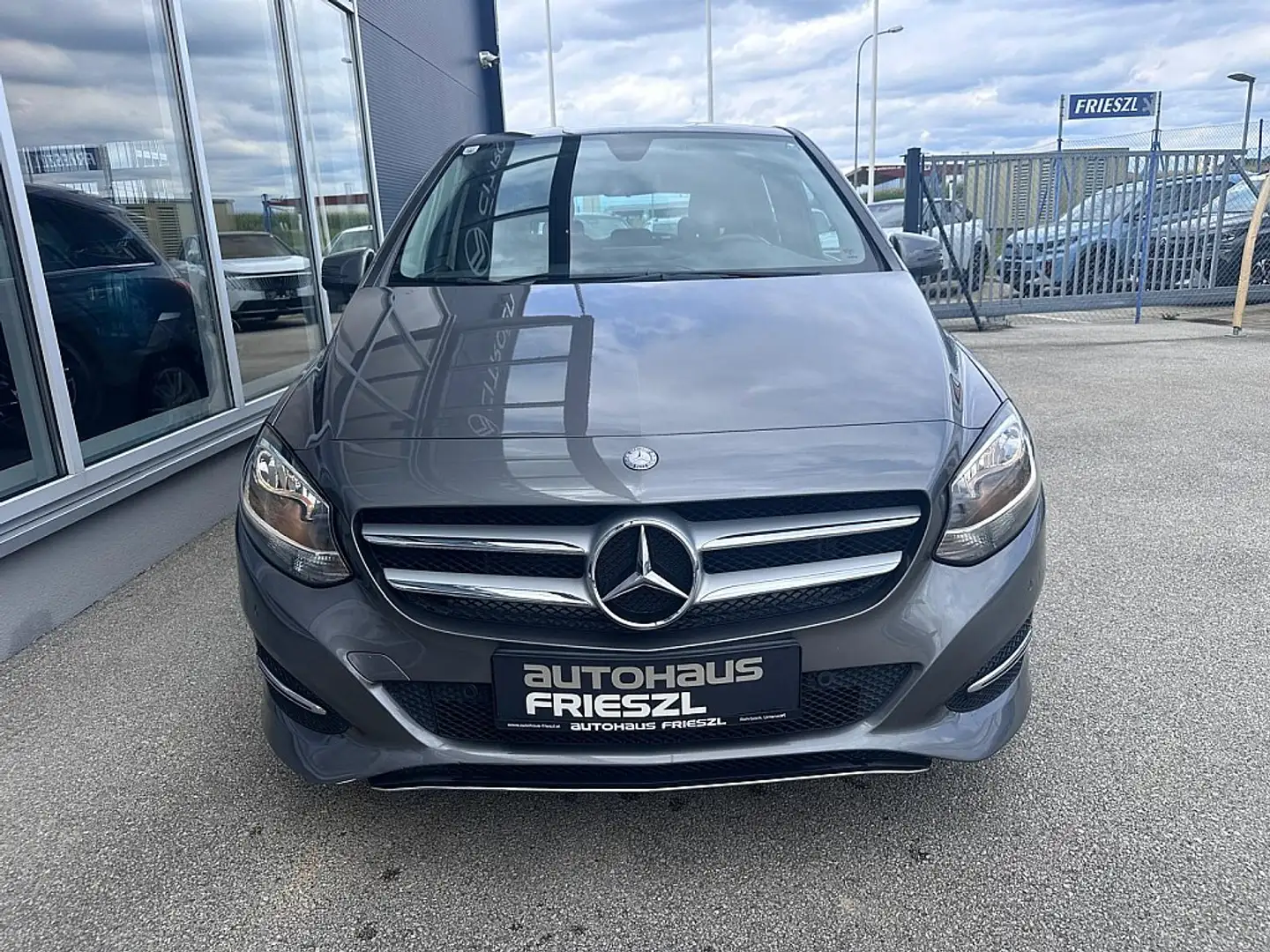 Mercedes-Benz B 200 CDI Aut. Grigio - 2
