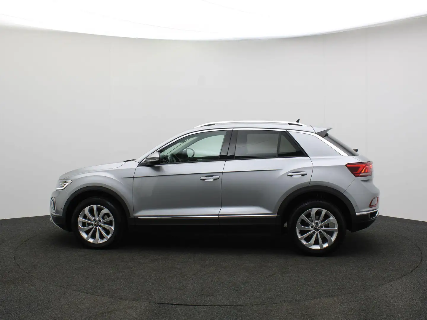 Volkswagen T-Roc Style 1.5 TSI 150pk DSG Automaat Adaptive cruise c Gris - 2