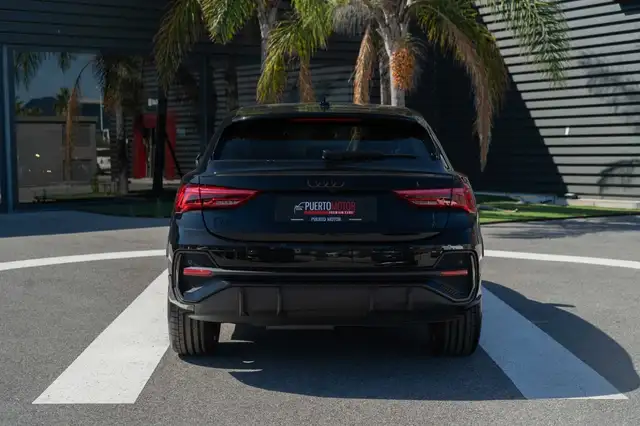 Audi Q3 view 4