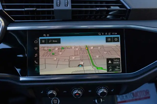 Audi Q3 view 10