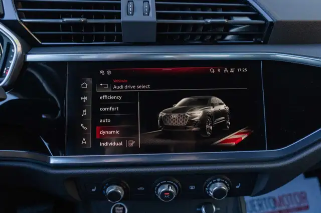 Audi Q3 view 13