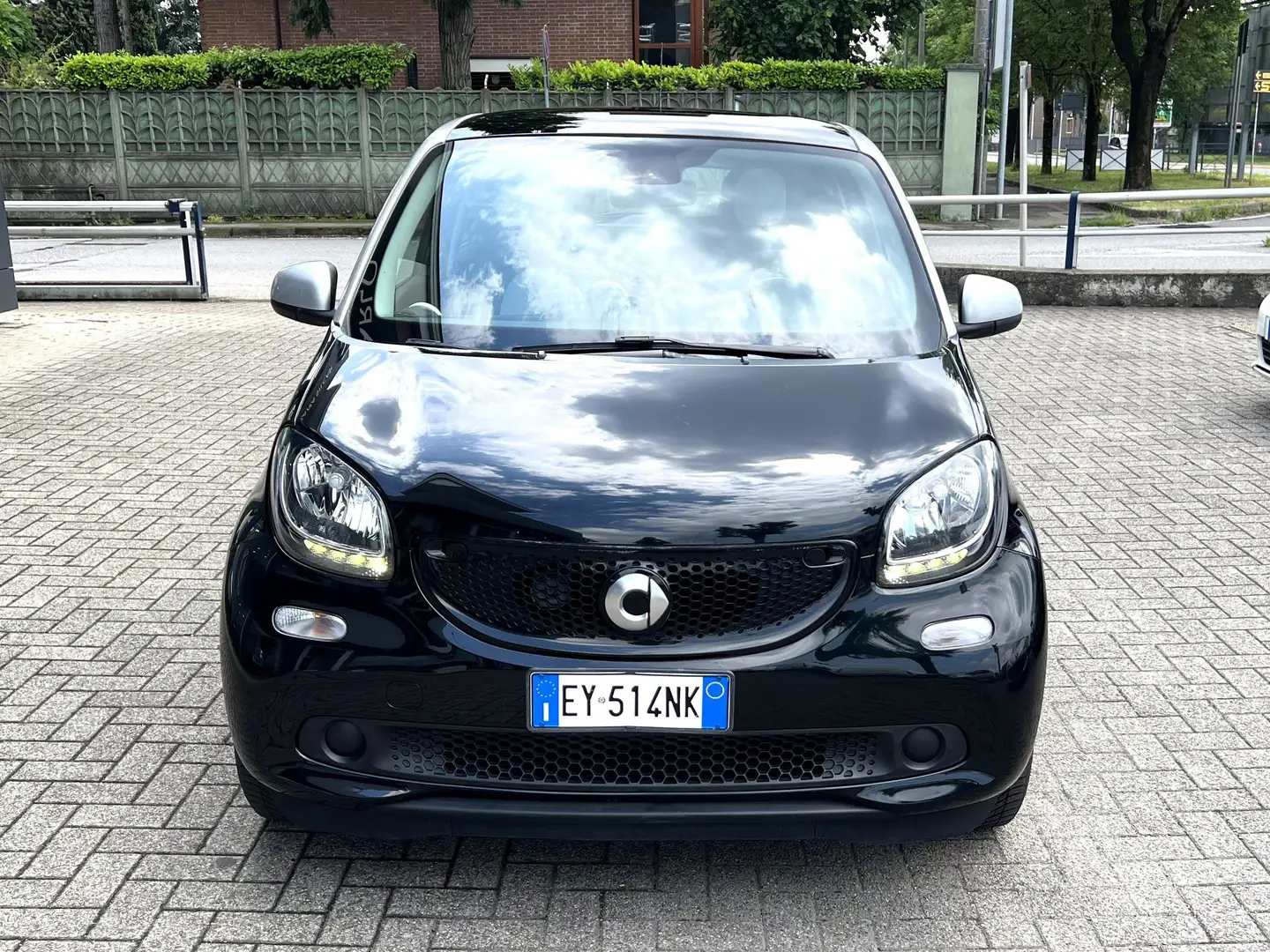 smart forFour 1.0 Passion 71cv **Per Neopatentati** Schwarz - 2