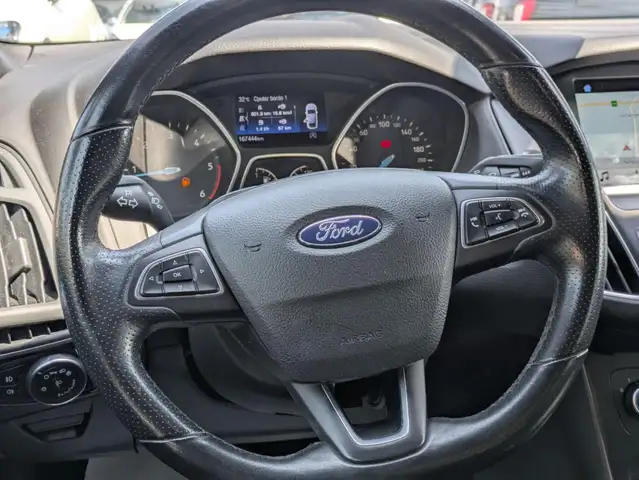 Ford Focus view 8