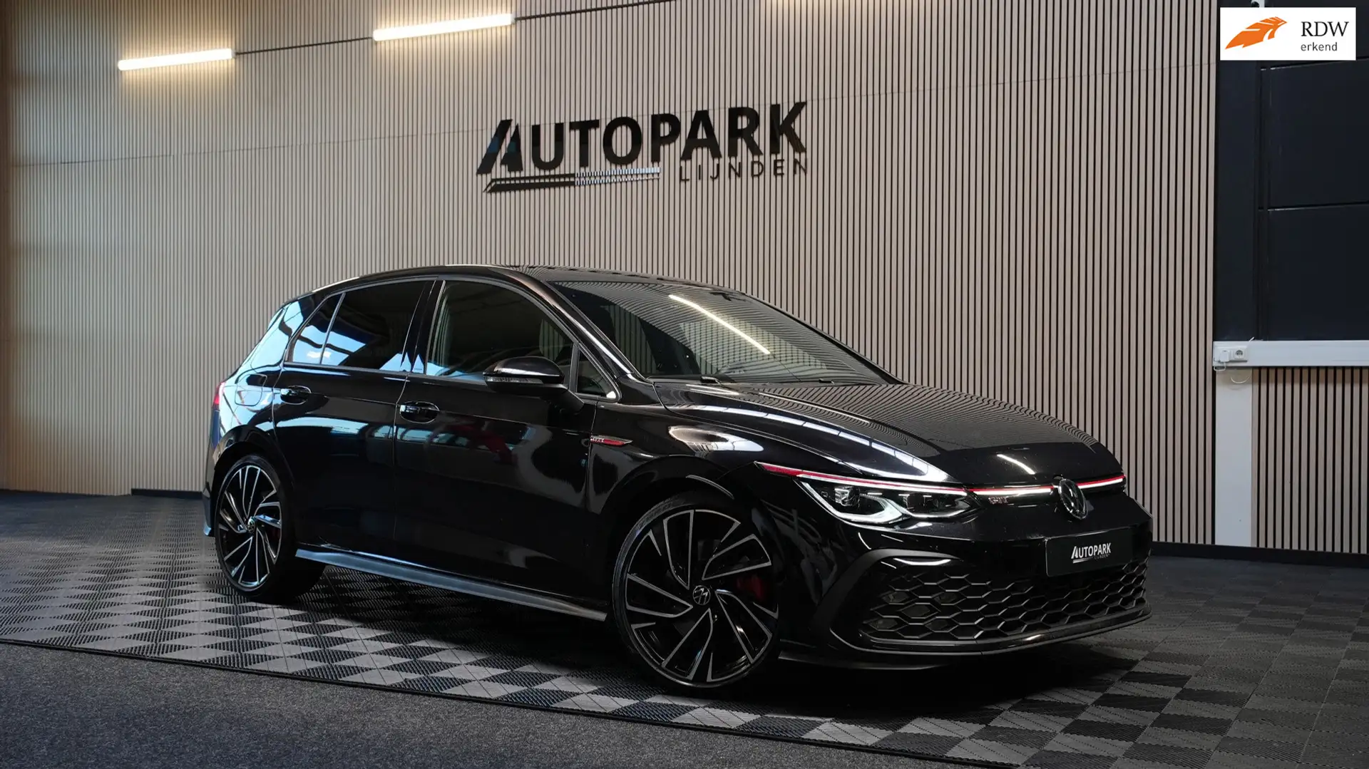 Volkswagen Golf GTI 2.0 TSI IQ LIGHTS/HARMAN KARDON/CARPLAY/BLINDSPOT/ Negro - 1