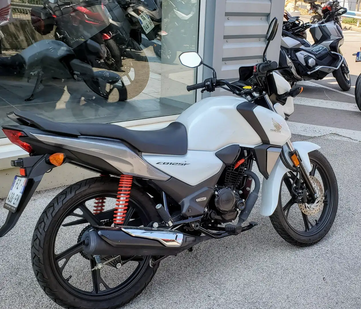 Honda CB 125 Blanc - 2