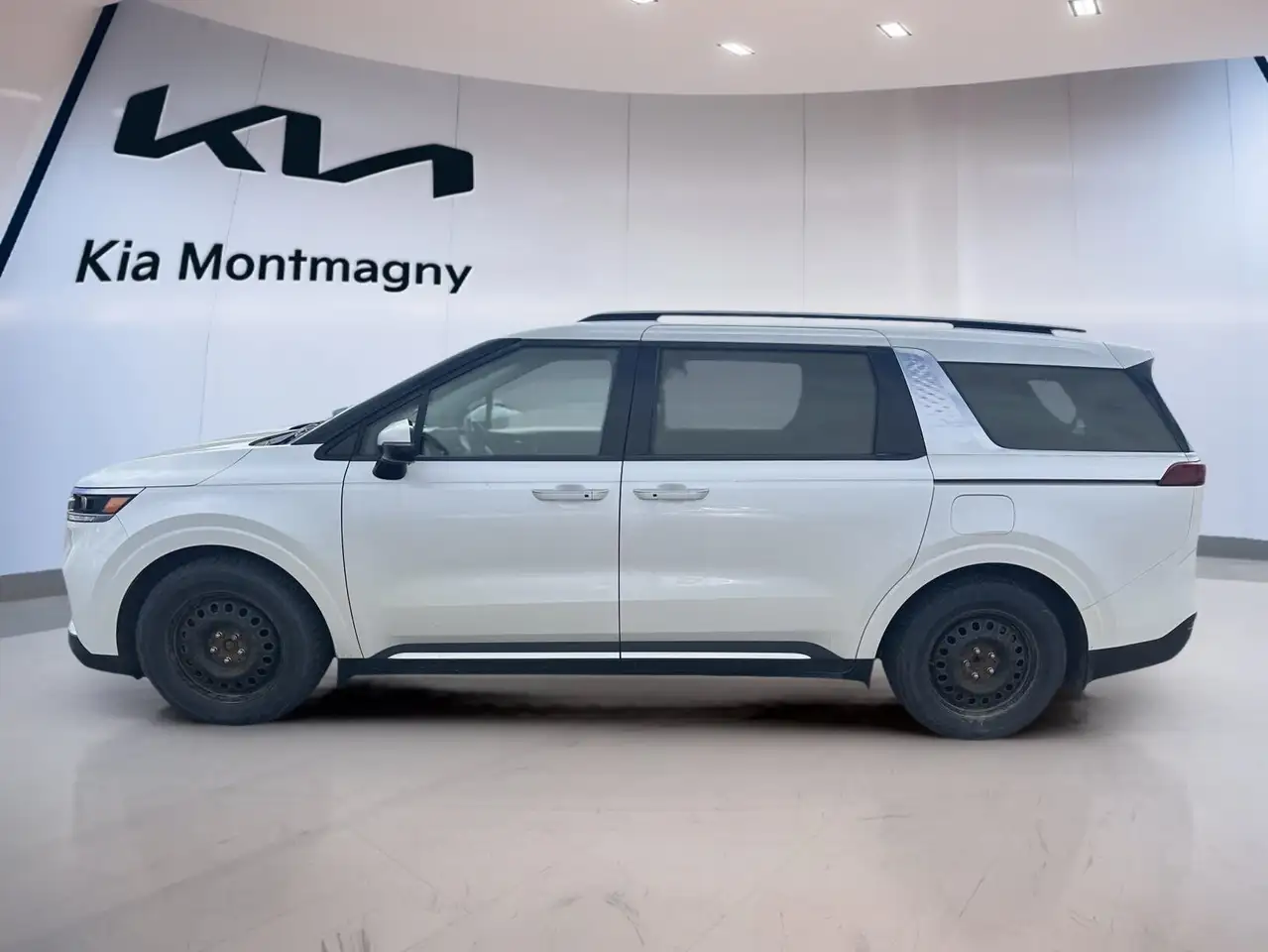 Kia Carnival photo Kia Carnival