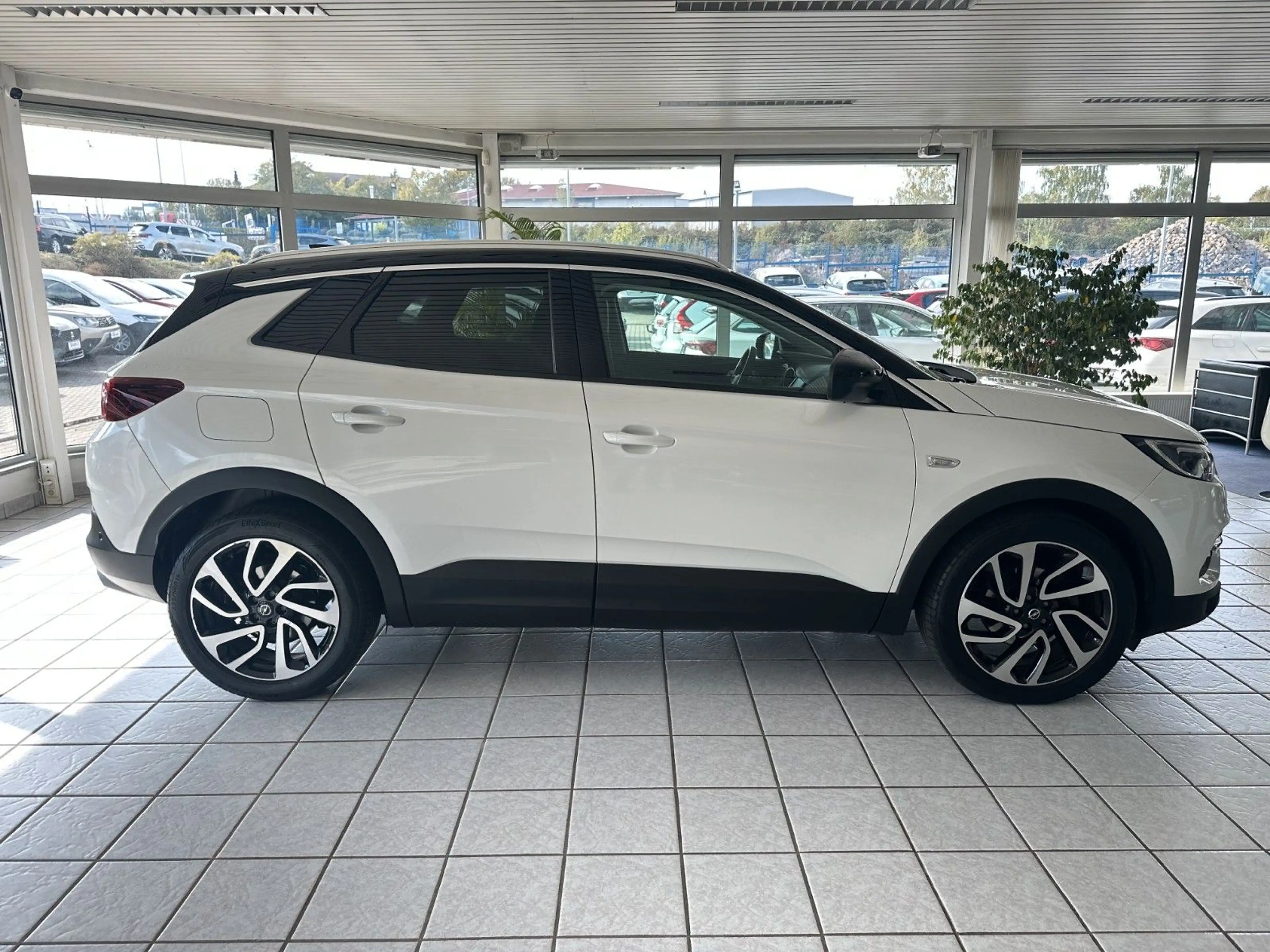 Opel Grandland X Ultimate*SHZ*ACC*AHK*CarPlay*360°* — photo 4