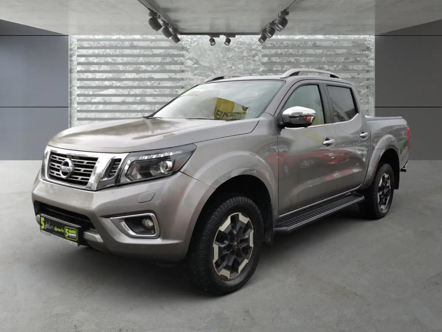 Nissan Navara DC N-Connecta Autom 4x4 Navi|360|SHZ|AHK Grau - 2
