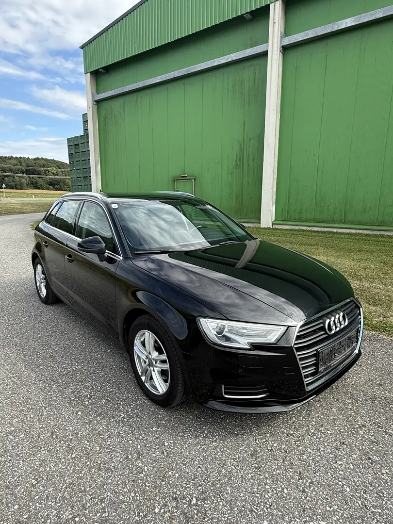 Audi A3 1.6 TDI Sportback S tronic design - 2