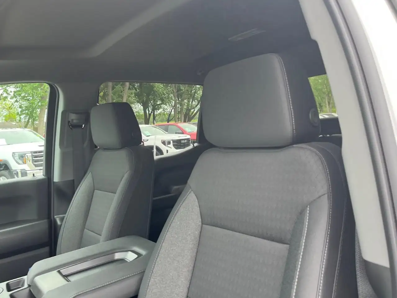 GMC Sierra 1500 снимка GMC Sierra 1500