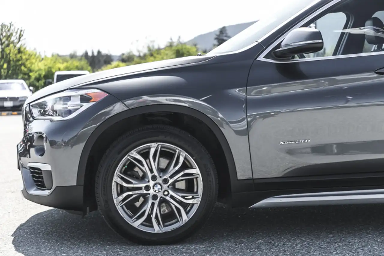 BMW X1 photo BMW X1